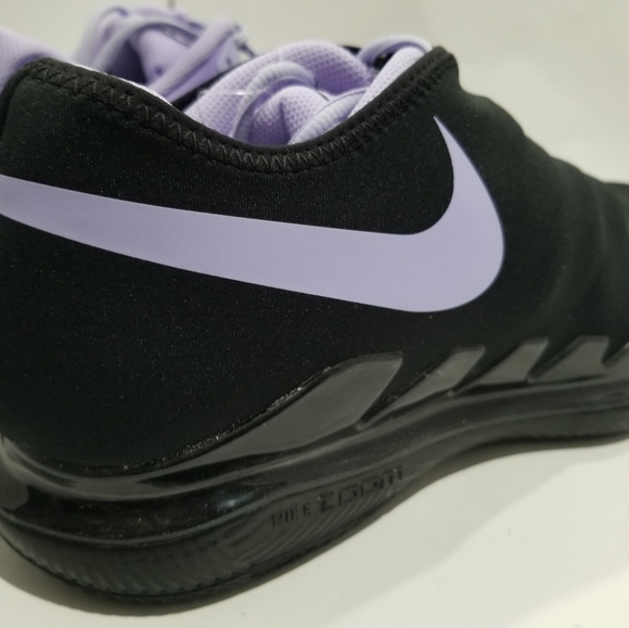 Nike Zoom Tennis Shoes - Picture 3 of 8